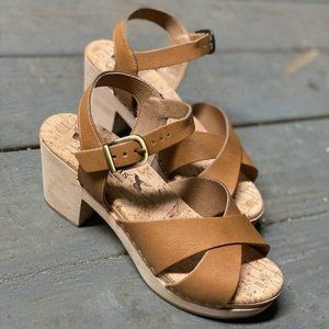 Dottie Heeled Clog in Camel from Novacas  / 40 (US Women's 9, 9.5)